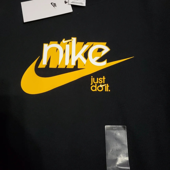 NWT Nike Women's Sportswear Club Graphic Sweatshirt L - Picture 4 of 7